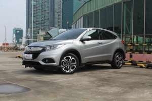 Jual bekas TDP 10JT Honda HRV 1.5 E CVT facelift 2021 SE,lokasi di 