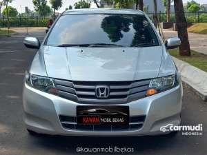 Jual bekas TDP 21jtHonda City 1,5 E Sedan 2009 Silver kondisi Istimewa bergaransi dan dijamin siap pakai Kawanmobilbekas,lokasi di Banten