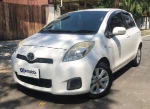 Jual bekas TDP 8,JT Toyota Yaris 1.5 J Bensin-MT Merah 2013,lokasi di 