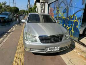 Jual bekas Toyota crown th 2005 AT siap pakai,lokasi di 