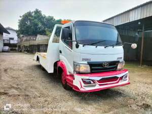 Jual bekas Toyota Dyna 110et towing 2010,lokasi di 