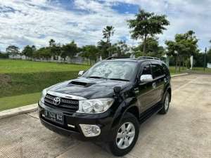 Jual bekas Toyota Fortuner G 2.7 Lux Automatic 2010 bensin,lokasi di 