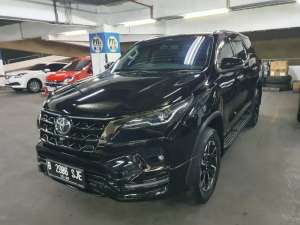 Jual bekas Toyota Fortuner GR Sport 2022 FullOriginal SepertiBaru Gresss Istimewa,lokasi di 