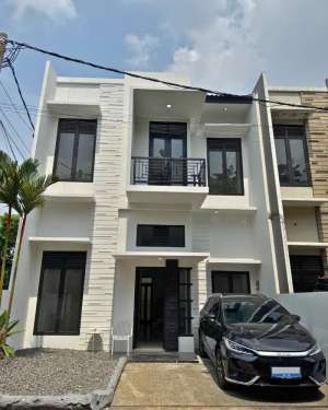 TURUN HARGA 1,399 MILIAR 6 KAMAR LB.171 LT.117 ARYA TOWN HOUSE BEKASI lokasi di Bekasi Selatan, tersedia melalui melalui situs Olx