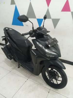 Jual bekas Vario 125 CBS ISS 2021 Hitam,lokasi di Pedurungan