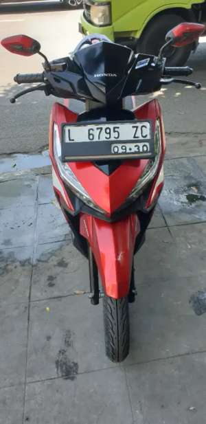 Jual bekas Vario 125 th 2015 mulus Orisinil pjk baru plat 2030,lokasi di Bubutan