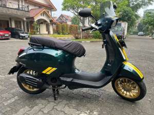 Jual bekas Vespa Sprint Racing Sixties,lokasi di Pondok Gede