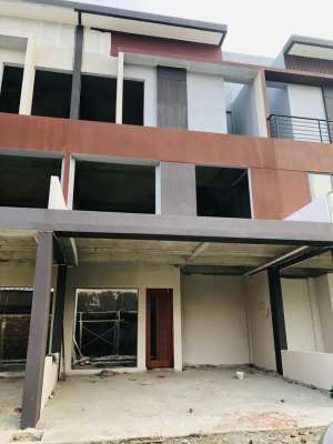 Villa Komplek Elite Givency One Type Prada lokasi di Medan Barat, tersedia melalui melalui situs Olx