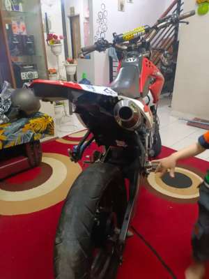 Jual bekas Yamaha byson 150 full costume supermoto tracker trabass,lokasi di Bojongsari