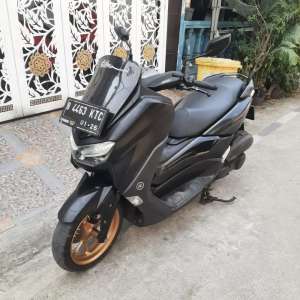 Jual bekas Yamaha Nmax New Keyless 2021 Awal,ss lengkap mesin bagus pajak hidup,lokasi di Bekasi Utara