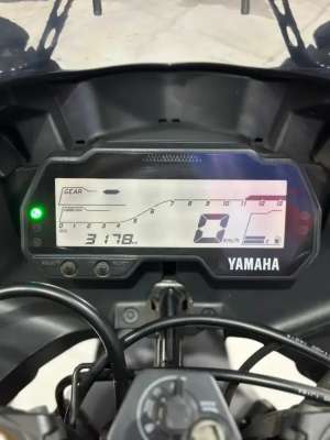 Jual bekas Yamaha R15 V3 155cc Tahun 2021 Km 3Rb Anugerah Motor Pucang,lokasi di Krembangan