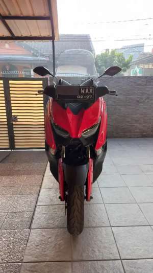Jual bekas Yamaha Xmax 250 tahun 2022 warna merah,lokasi di Ciputat
