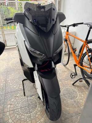 Jual bekas YAMAHA XMAX OLD PUTIH ABS 2018,lokasi di Gubeng