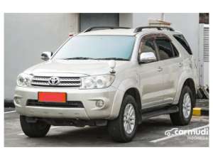 Jual bekas 2010 Toyota Fortuner 2.7 G Lux 4X2 SUV,lokasi di Lampung