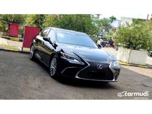 Jual bekas 2020 Lexus ES 300h 2.5 Ultra Luxury Sedan - Kondisi Super Nego Sampai Jadi,lokasi di DKI Jakarta