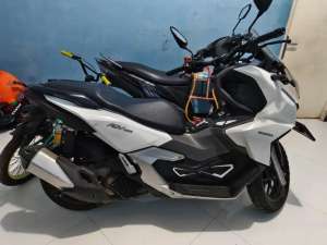 Jual bekas ADV 160 CBS TAHUN 2023,lokasi di Pondok Aren