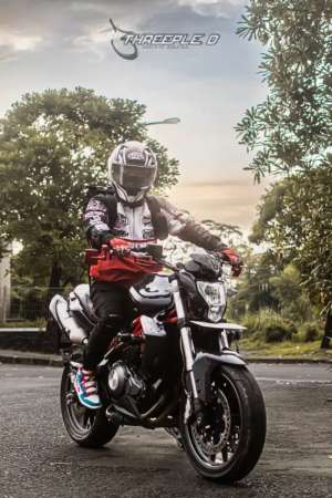 Jual bekas Benelli TNT 250 2018 suara khas moge 4 cylinder,lokasi di Cikampek