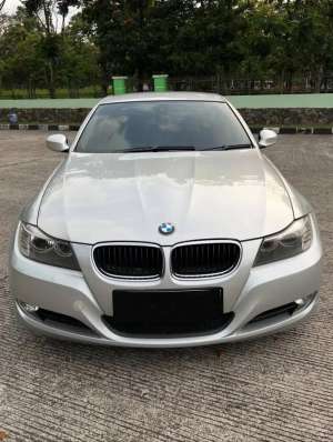 Jual bekas Bmw 320i LCI 2009,lokasi di 