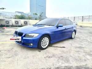 Jual bekas BMW 325i Facelift Sunroof Tahun 2005 Automatic Biru Metalik,lokasi di 