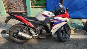 Jual bekas CBR 150 THAILAND,lokasi di Pamulang