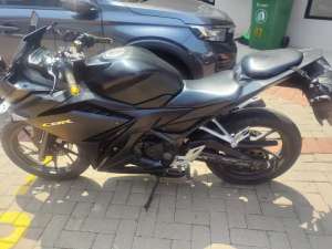 Jual bekas CBR 2012 KM sangat rendah mulus,lokasi di Kalideres
