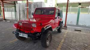 Jual bekas CJ7 1981 Diesel 2.4 lt Merah convert YJ,lokasi di 