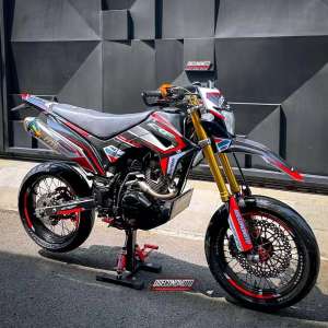 Jual bekas CRF 150 SUPERMOTO HONDA CRF injeksi TRAIL SIAP TOURING TINGGAL PAKAI,lokasi di Cilincing