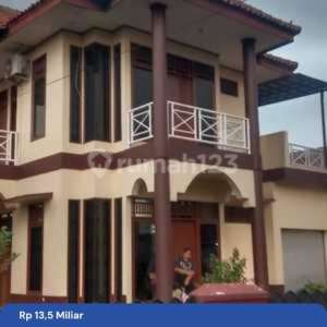 Di Jual 1 Unit Rumah Mewah Dan 12 Pintu Rumah Sewa Lokasi Super Strategis Di Kawasan Jagakarsa Jak Sel Dgn Luas Tanah 1000 Meter Shm Dan Imb di Jagakarsa , tersedia melalui melalui situs Rumah123