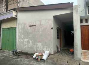 Di Jual Kost Kostan Klakah Rejo Sememi Jaya Surabaya Barat Siap Huni lokasi di ",
          price: `325000000`,
          currency: `IDR`
    };


    let pageData = {
        viewPhoneModalField: , tersedia melalui melalui situs Lamudi