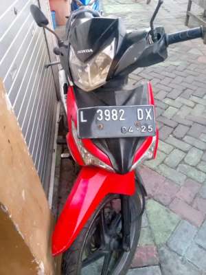 Jual bekas Di jual motor Supra x 125 injeksi th 2015,lokasi di Simokerto