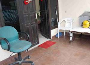 Di jual ruamah perumnas depok timur siap huni lokasi di ",
          price: `850000000`,
          currency: `IDR`
    };


    let pageData = {
        viewPhoneModalField: , tersedia melalui melalui situs Lamudi