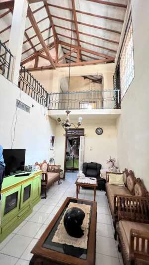 Di Jual Rumah 2 Lantai Harga Nego di Sudirman lokasi di Andir, tersedia melalui melalui situs Olx