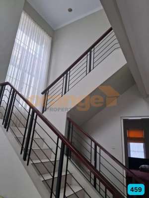 Di Jual Rumah 2 Lantai Siap Huni di Boulevard Kota Wisata lokasi di Cileungsi, tersedia melalui melalui situs Olx