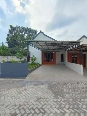 DI JUAL RUMAH BARU DI LINGKUNGAN KAMPUS UNNES DEKAT KOTA SEMARANG lokasi di Gajah Mungkur, tersedia melalui melalui situs Olx