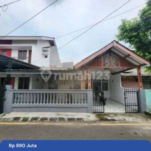 Di Jual Rumah Komplek Sapta Taruna Margahayu Bekasi Timur , tersedia melalui melalui situs Rumah123