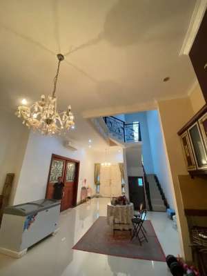 Di jual rumah mewah di Bumi Satria Kencana, Bekasi. lokasi di Bekasi Utara, tersedia melalui melalui situs Olx