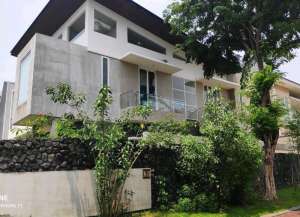 di jual rumah san Antonio surabaya lokasi di bongkaran, tersedia melalui melalui situs Lamudi