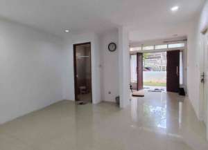 Di sewa rumah Bumi Bintaro Permai Jakarta Selatan lokasi di pesanggrahan-1, tersedia melalui melalui situs Lamudi