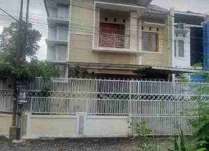 Di Sewakan rumah 2lantai minimalis fi Kayen Jakal km 7 deket UGM lokasi di depok-2, tersedia melalui melalui situs Lamudi