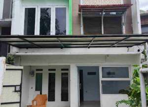 DI SEWAKAN RUMAH PEJATEN BARAT dekat UNAS lokasi di pasar-minggu, tersedia melalui melalui situs Lamudi