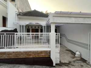 Dijual 2 Rumah Bersebelahan Lokasi Strategis Di Malang Kota lokasi di Blimbing, tersedia melalui melalui situs Olx