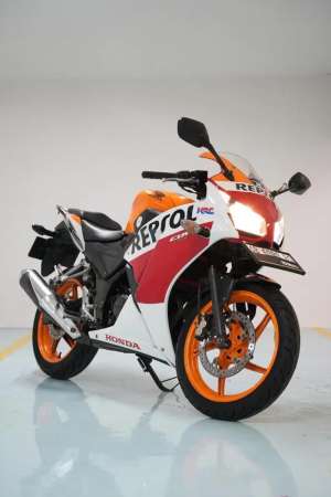 Jual bekas Dijual CBR 150R K45A 2015Livery Repsol HRC,lokasi di Tegalrejo