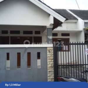 Dijual cepat Rumah di Perumahan Bukit Hijau Jl Diklat Pemda Legok tangerang , tersedia melalui melalui situs Rumah123