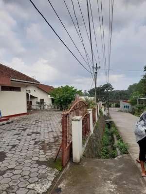 Dijual Cepat Tanah Kavling dan Bangunan Di Bawen lokasi di Ambarawa, tersedia melalui melalui situs Olx
