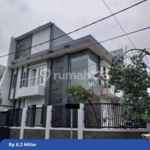 Dijual Cepat Turun Harga Rumah Hook Brand New Jalan 3 Mobil 12x16 Di Pulomas , Bisa Nego , tersedia melalui melalui situs Rumah123