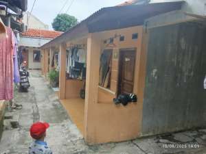dijual kontrakan 4 pintu dan 1 rumah pondok cabe ilir lokasi di Pamulang, tersedia melalui melalui situs Olx