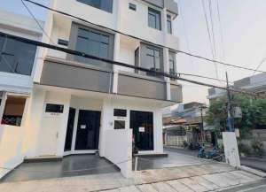 Dijual Murah Rumah Siap Huni Kran Kemayoran Jakarta Pusat lokasi di kemayoran-2, tersedia melalui melalui situs Lamudi