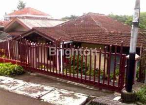 DIJUAL MURAH RUMAH TUA DITAJUR HALANG BOGOR DEKAT SKI lokasi di tajur-halang, tersedia melalui melalui situs Lamudi