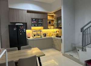 DIJUAL RUMAH BAGUS MINIMALIS KOMPLEK HIBRIDA JANUR ASRI KELAPA GADING UKU 6X15 HDP UTARA 2 LT lokasi di kelapa-gading, tersedia melalui melalui situs Lamudi
