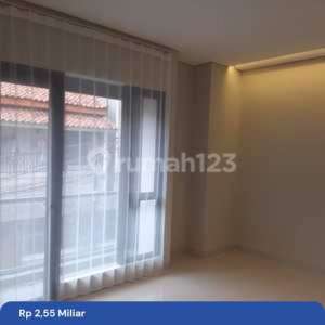 Dijual. Rumah Baru Jelambar Siap. Huni. Posisi. Hoek , tersedia melalui melalui situs Rumah123